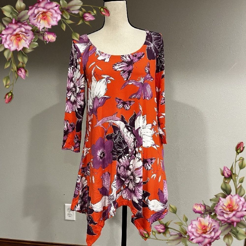 ‎Floral asymmetrical long sleeve top